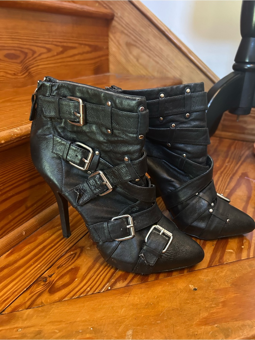 ZIGI girl Black Strappy Buckle Ankle Booties